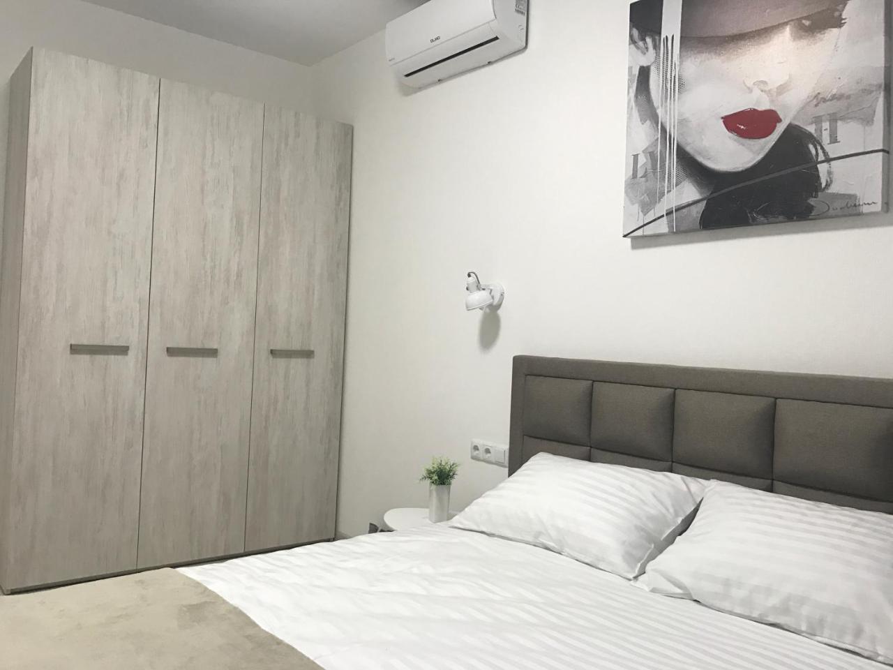 Святобор Lux Apartments Kijów Zewnętrze zdjęcie